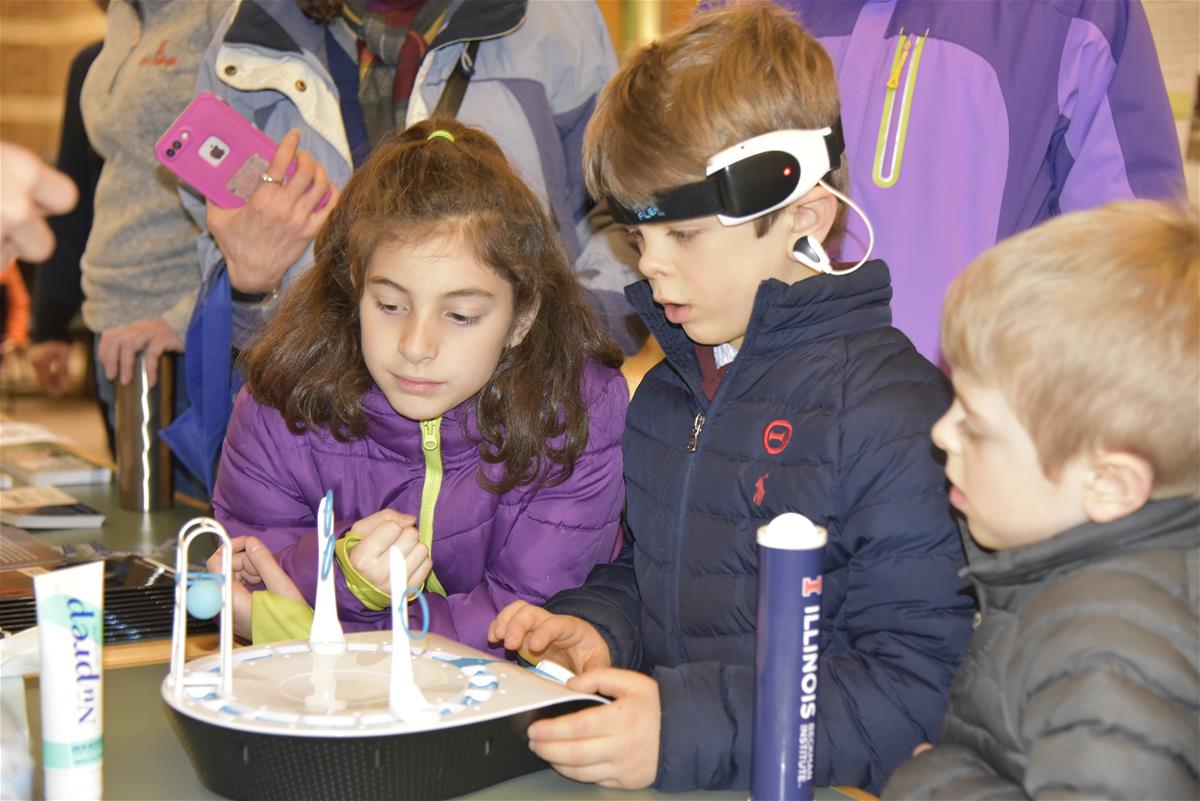 Children at Beckman Institute Open House