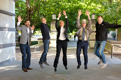 From left, Beckman Postdoctoral Fellow Jason Patrick; Jeff Moore, a professor of chemistry; Nancy Sottos, a professor of materials science and engineering; Scott White, a professor of aerospace engineering; and Beckman Postdoctoral Fellow Maxwell Robb.